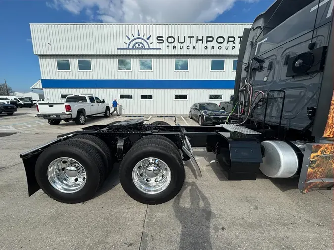 2023 Freightliner Cascadia 116