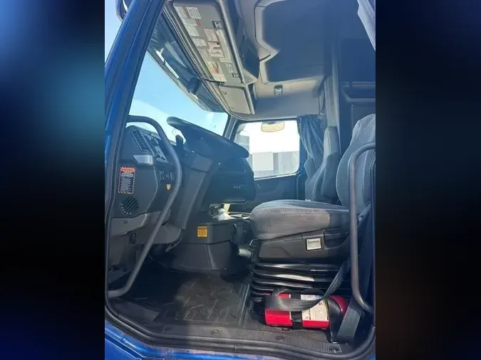 2022 Volvo VNL64T760d76e5a1092d8af7f7c5f57ad94a9724f