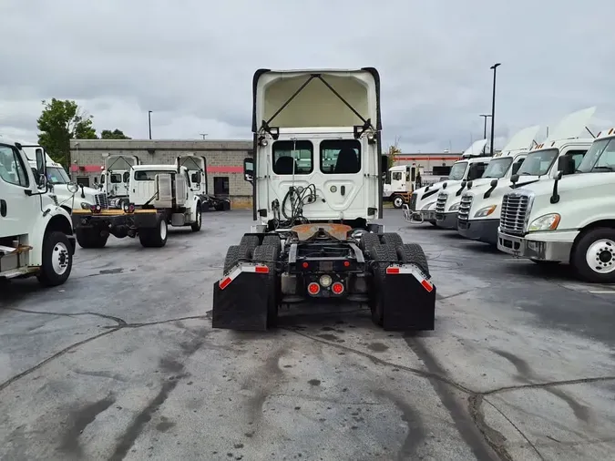 2019 FREIGHTLINER/MERCEDES CASCADIA 125d76f94d7691c578fbea5d24014595e2a