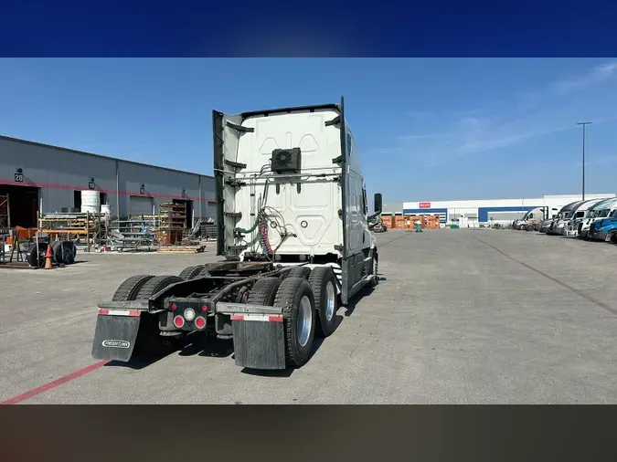 2022 Freightliner Cascadia 126