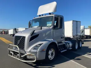 2019 VOLVO VNL