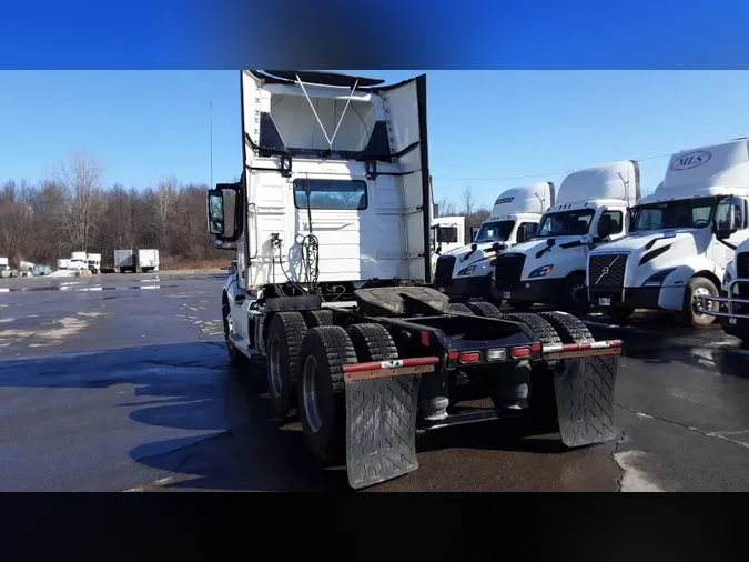 2019 Volvo VNL300