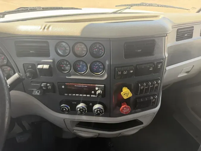 2022 Peterbilt 579