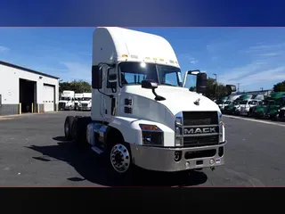2020 Mack Anthem