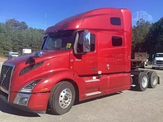 2022 VOLVO VNL64T760