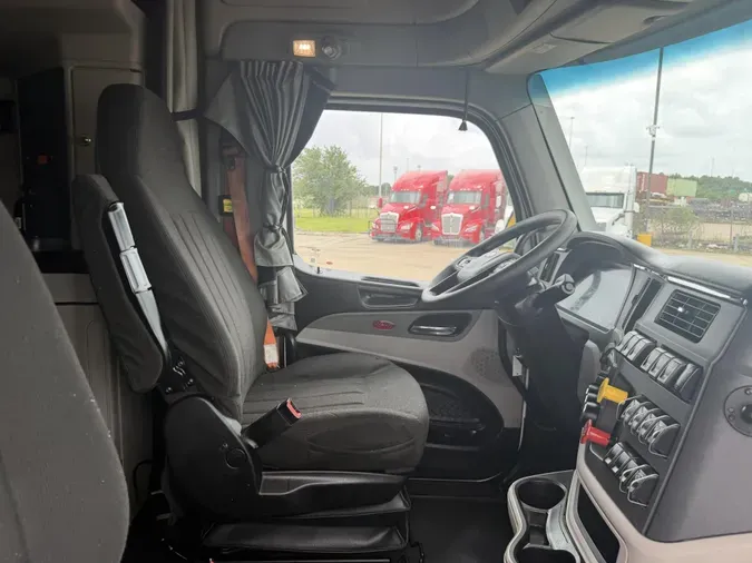 2022 Peterbilt 579d783117d888296b13f5f8bce4c477707