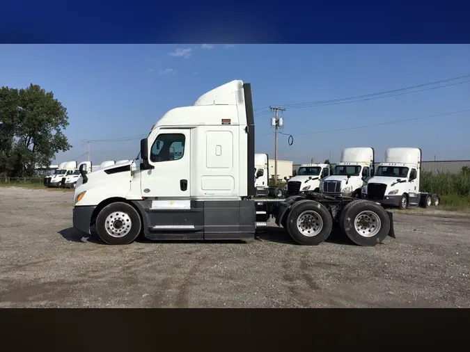 2021 Freightliner Cascadia 126