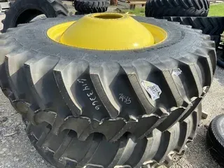 2020 John Deere 520/85R42
