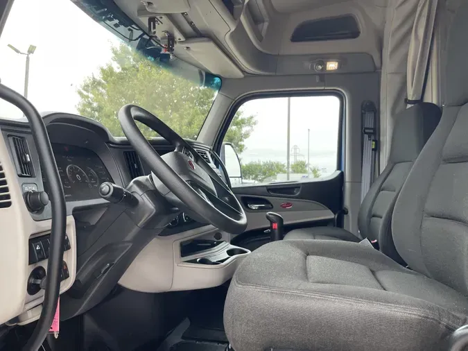 2023 Peterbilt 579