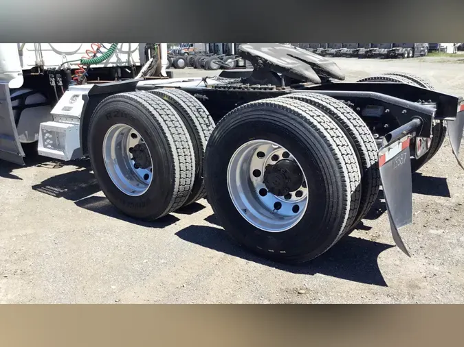 2021 Freightliner Cascadia 126