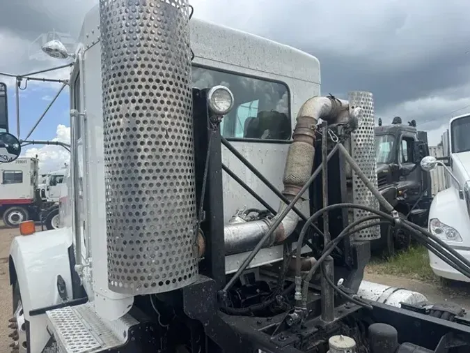 2013 KENWORTH T800
