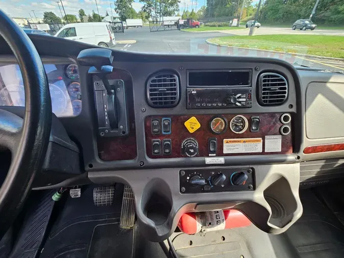 2018 Freightliner Business Class M2 106