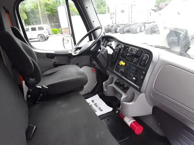 2019 FREIGHTLINER M2 106