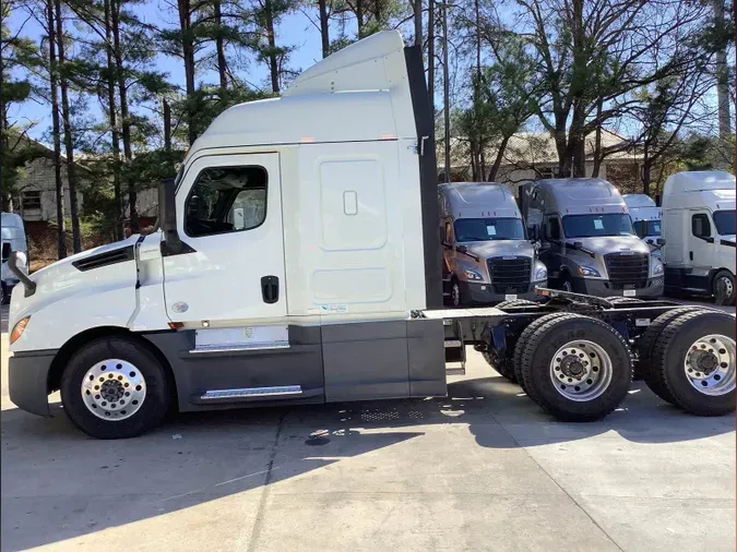 2020 Freightliner Cascadia