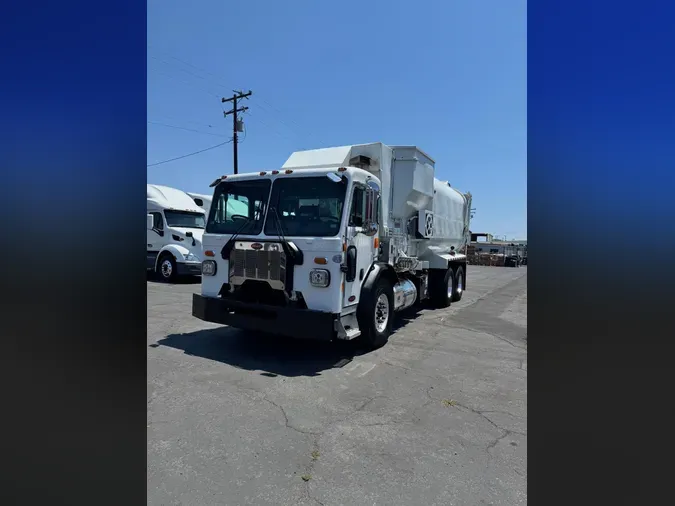2022 Peterbilt 520