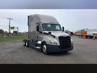 2021 Freightliner Cascadia 126