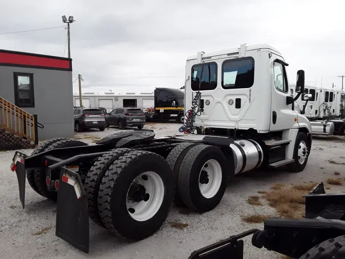 2016 FREIGHTLINER/MERCEDES CASCADIA 125