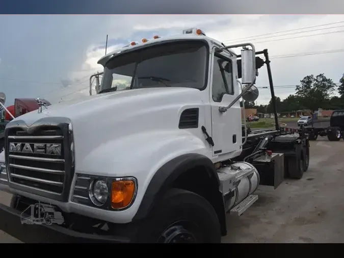 2006 MACK GRANITE CV713