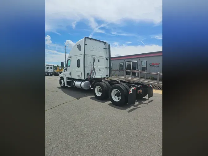 2019 FREIGHTLINER/MERCEDES CASCADIA 125