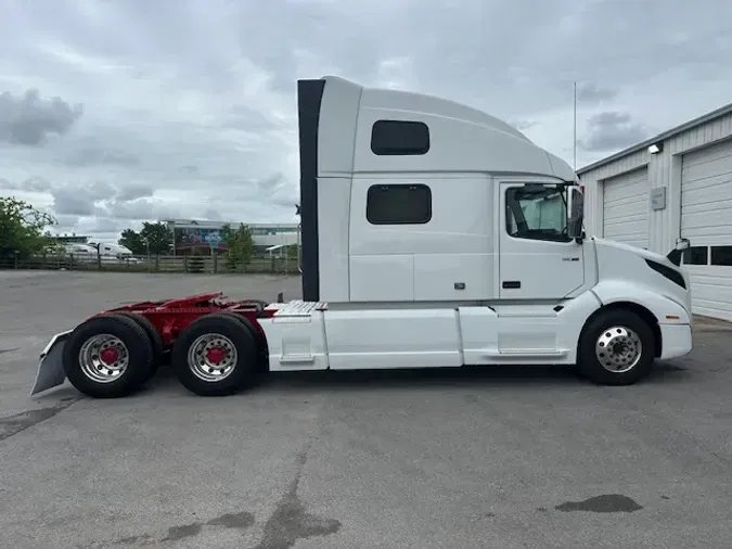 2020 VOLVO VNL64T860