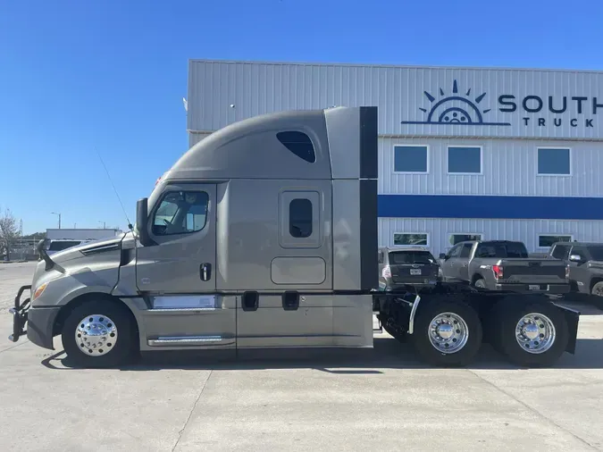 2022 Freightliner Cascadia 126