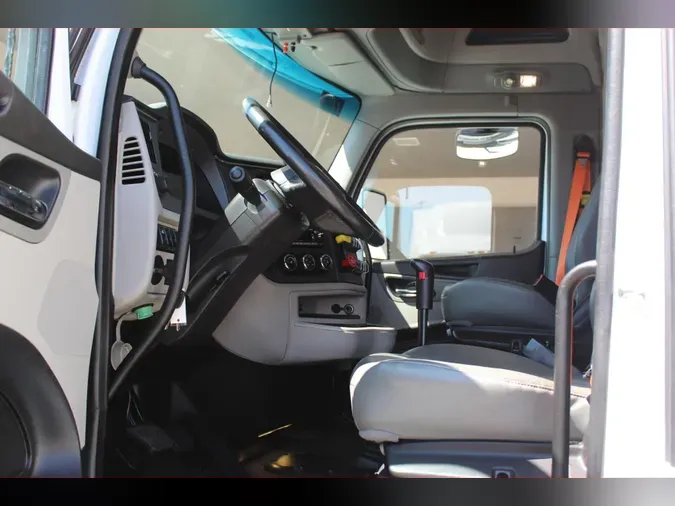 2023 Peterbilt 579