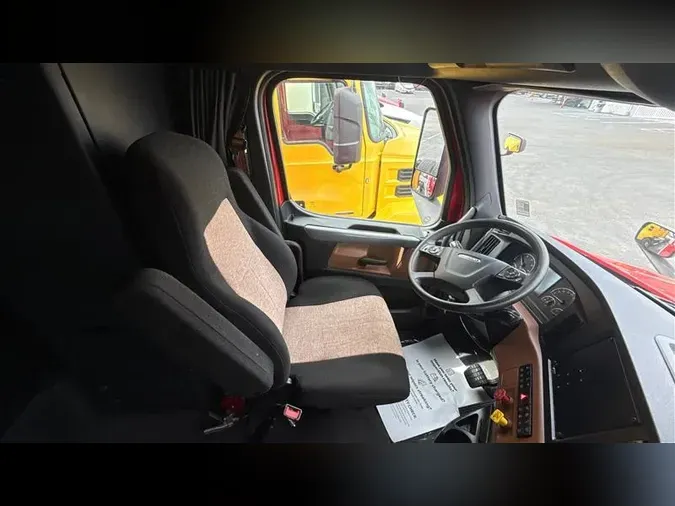 2021 FREIGHTLINER CA126