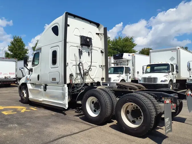 2020 FREIGHTLINER CASCADIA 125