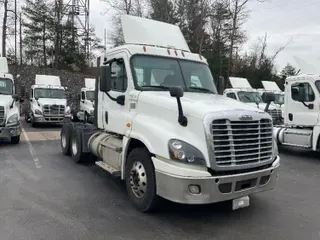 2017 FREIGHTLINER X12564ST