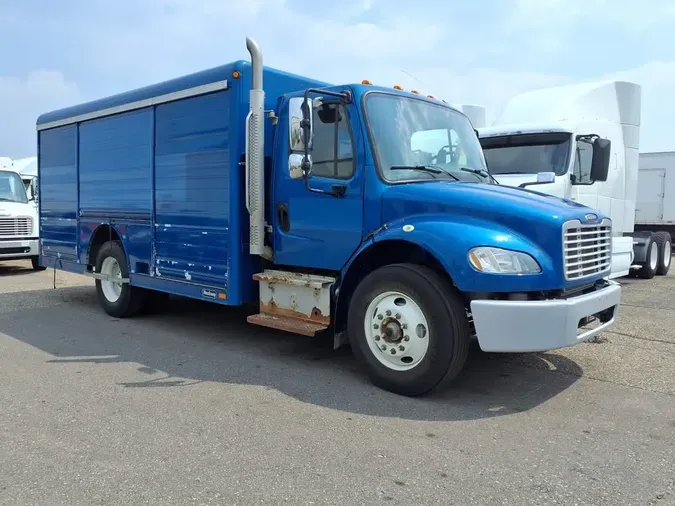 2017 FREIGHTLINER M2 106