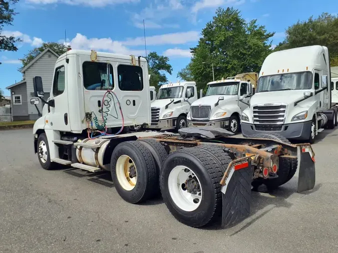 2019 FREIGHTLINER CASCADIA 125