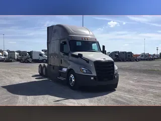 2021 Freightliner Cascadia 126