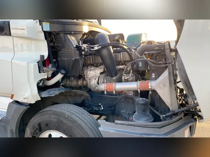 2020 Freightliner Cascadia 126