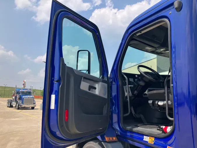 2021 Freightliner Cascadia
