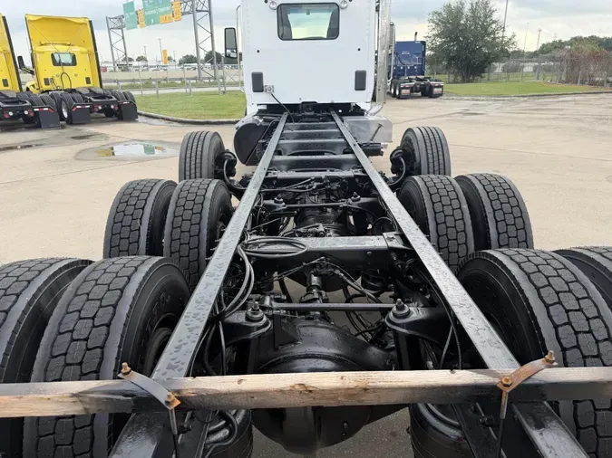2023 Peterbilt 567