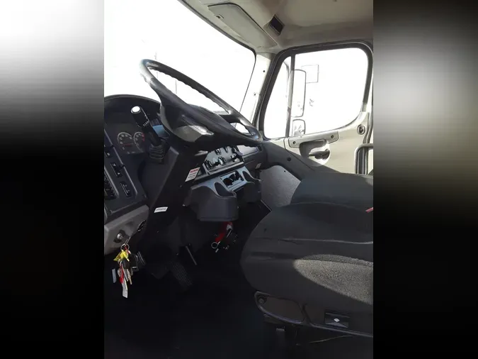 2018 FREIGHTLINER/MERCEDES M2 106