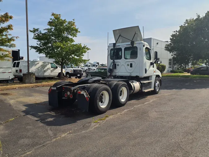 2016 FREIGHTLINER/MERCEDES CASCADIA 125