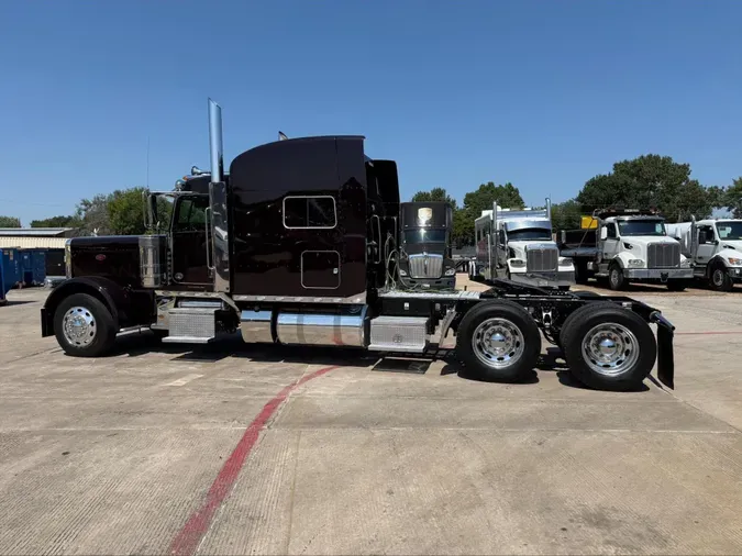 2022 Peterbilt 389