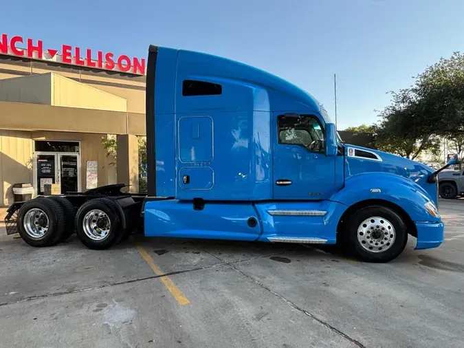 2022 Kenworth T680