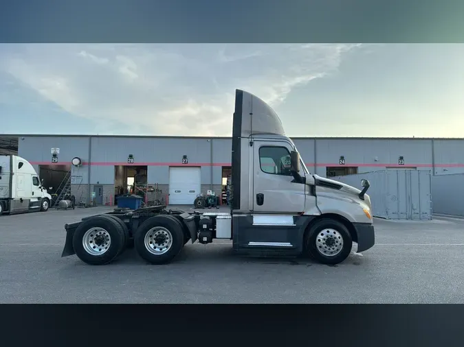 2020 Freightliner Cascadia 126d7b51571fb12d1c3d8d0382c8a17f1dc