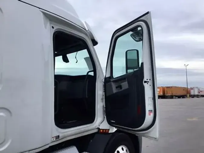 2020 Freightliner Cascadia