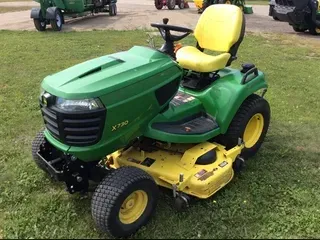 2017 John Deere X730