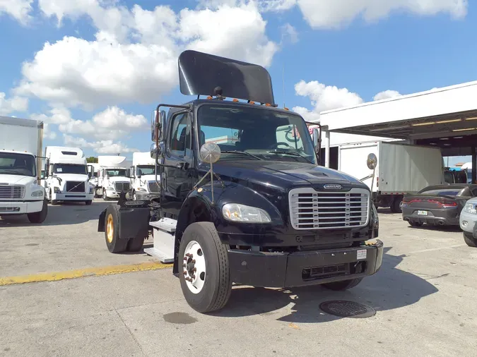 2017 FREIGHTLINER/MERCEDES M2 106