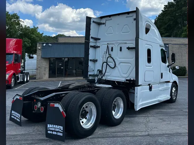 2019 Freightliner Cascadia 126