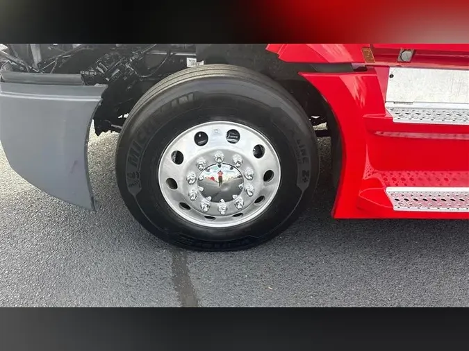 2022 FREIGHTLINER CA126