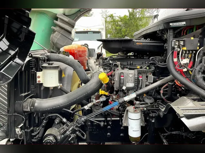2022 INT LT625 6x4