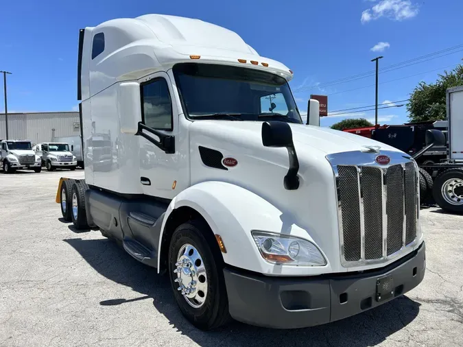 2021 Peterbilt 579d7bf756e1a581aed71ddd95baa430081