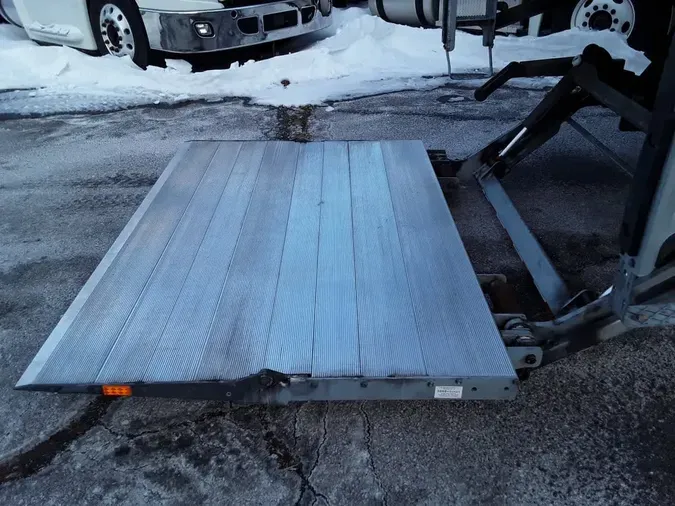 2020 FREIGHTLINER/MERCEDES M2 106