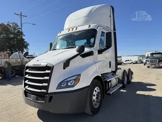 2020 FREIGHTLINER CASCADIA 116