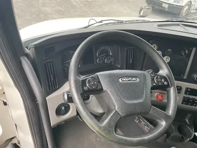 2019 Freightliner T12664ST